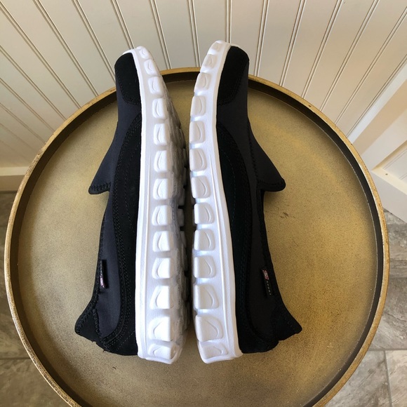 SPORT WOMENS SLIP ON SNEAKER. BLACK SIZE: 11. - Picture 8 of 8